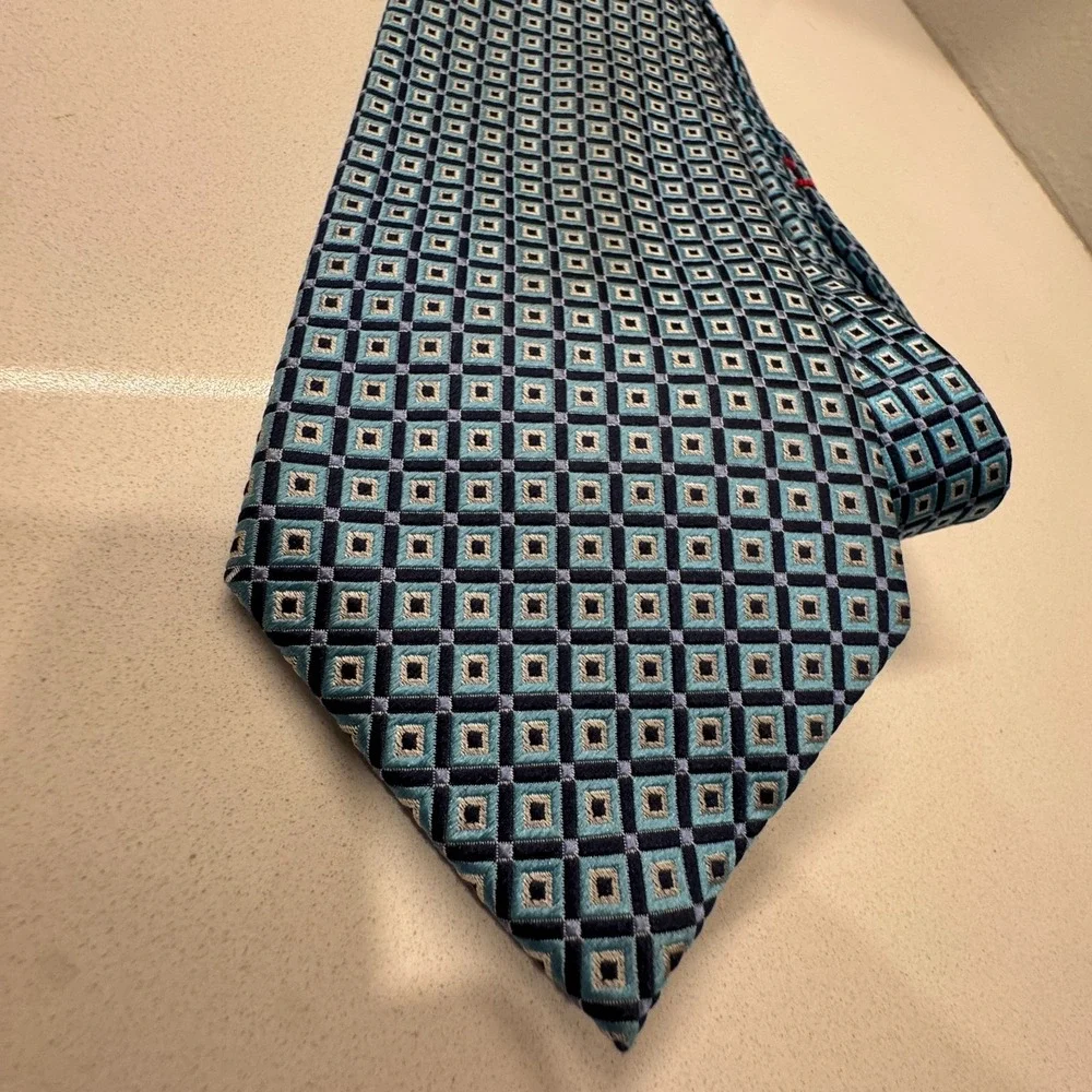 Chaps Tie Blue Geometric Square Hand Made‎ 100% Silk Old Money Preppy Casual